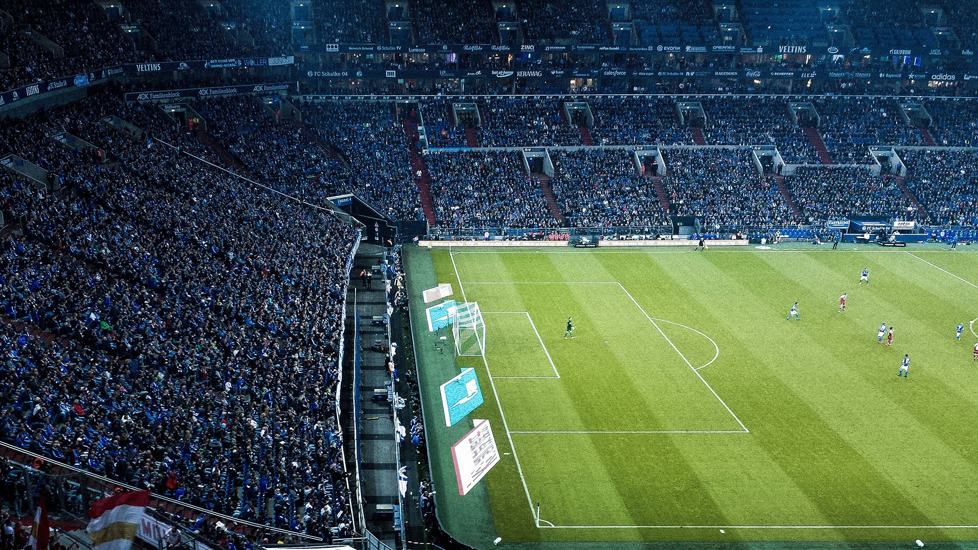 科斯用坚韧精神征服赛场挑战